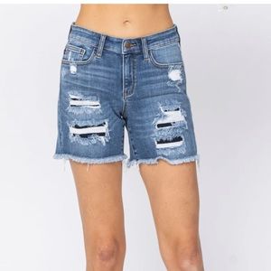 Judy Blue Mid Thigh Patch Cut Off Shorts